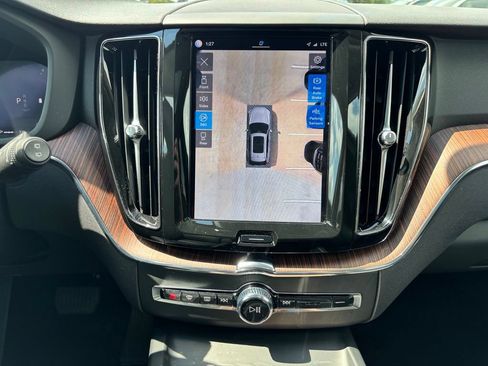 Certified 2024 Volvo XC60 B5 Plus w/ Protection Package Premier AWD/4WD image 18