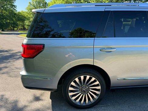 Used 2020 Lincoln Navigator Reserve w/ Luxury Package AWD/4WD image 9