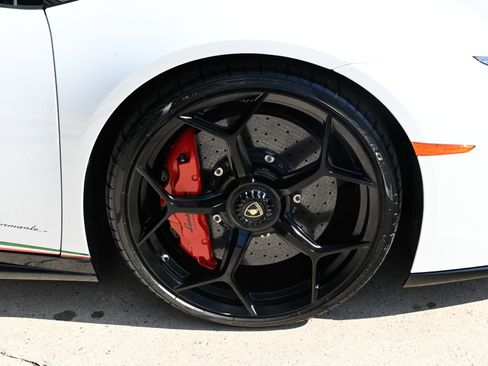Used 2018 Lamborghini Huracan Performante image 9