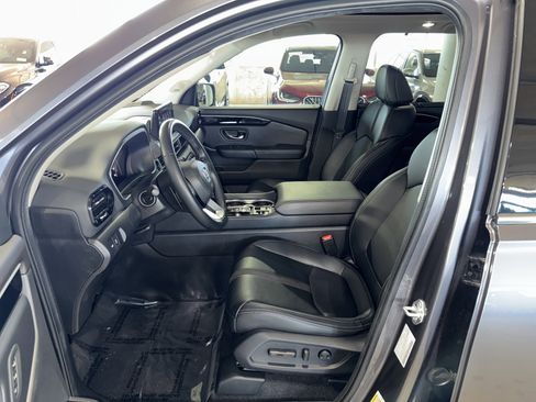 Used 2024 Honda Pilot Touring image 20