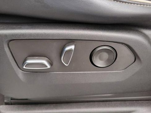 Used 2023 Cadillac Escalade Premium Luxury image 13