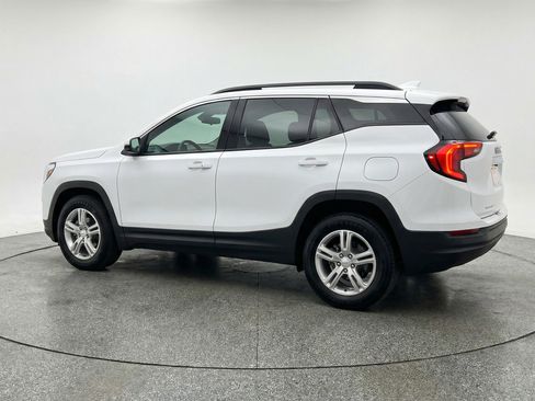 Used 2024 GMC Terrain SLE image 6