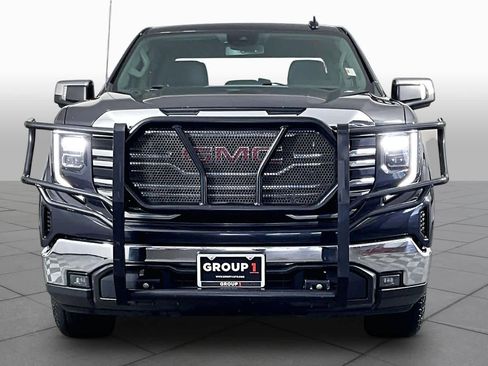 Used 2022 GMC Sierra 1500 SLT w/ X31 Off-Road Package AWD/4WD image 4
