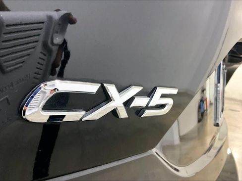 Used 2017 MAZDA CX-5 Touring w/ Preferred Equipment Package FWD image 10