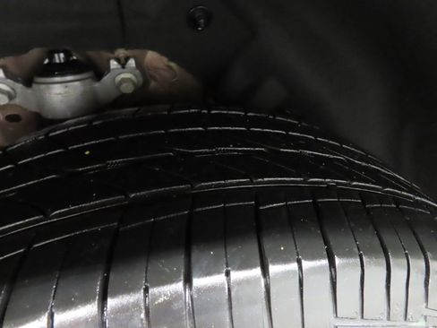 Used 2020 Ford Explorer XLT w/ Equipment Group 202A image 35