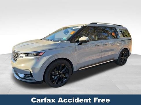 Used 2024 Kia Carnival SX Prestige image 3