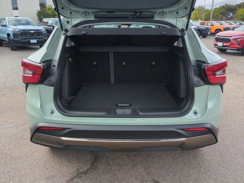 New 2026 Chevrolet Trax ACTIV w/ Sunroof Package FWD image 25