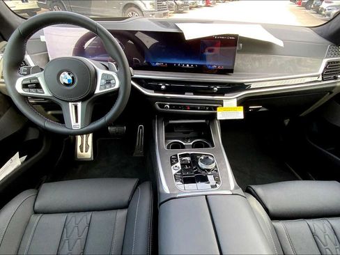 New 2026 BMW X7 M60i image 5