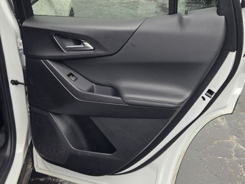 Certified 2025 Chevrolet Equinox LT FWD image 9