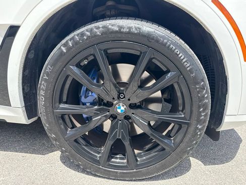 Used 2024 BMW X7 xDrive40i w/ M Sport Package AWD/4WD image 4