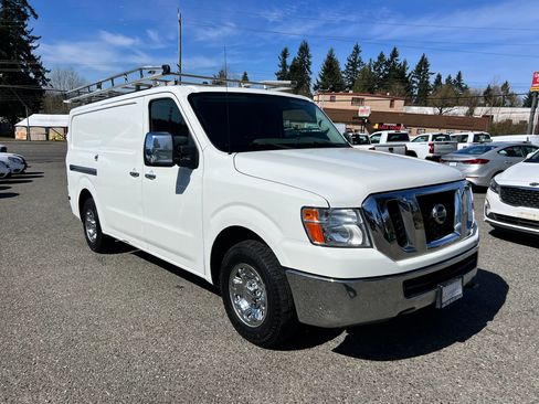 Used 2019 Nissan NV 3500 SL RWD image 3