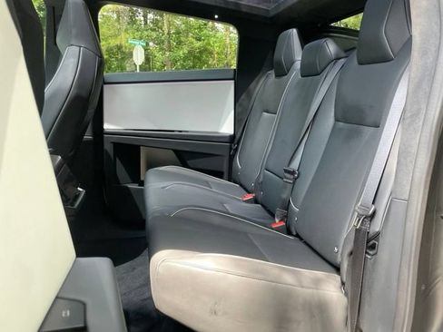 Used 2024 Tesla Cybertruck AWD Crew Cab image 15