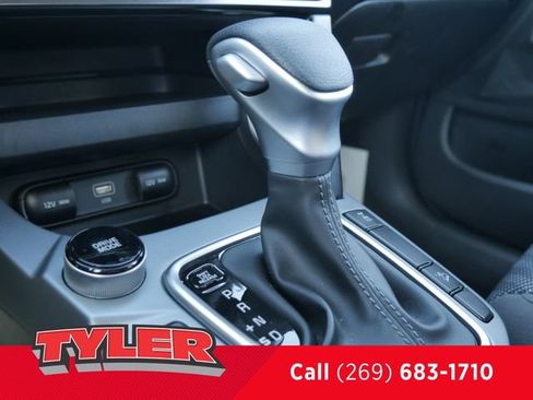 Used 2024 Kia Seltos LX AWD/4WD image 31