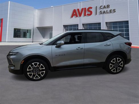Used 2025 Chevrolet Blazer RS image 2