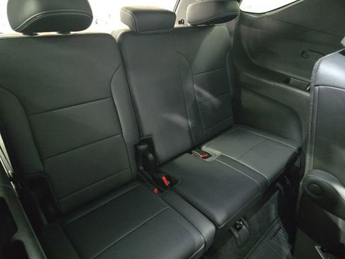 Used 2024 Chevrolet Traverse LT w/ Enhanced Driving Package image 16