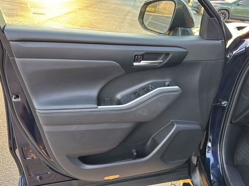 Certified 2023 Toyota Highlander XSE image 14