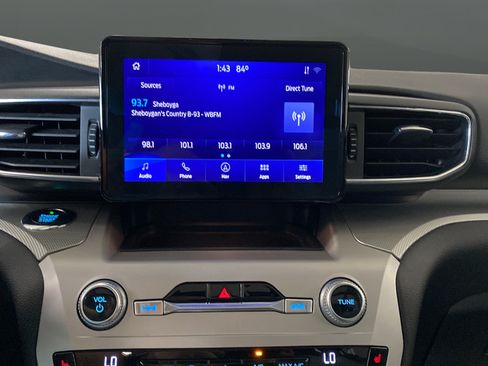 Used 2021 Ford Explorer XLT w/ Equipment Group 202A AWD/4WD image 13