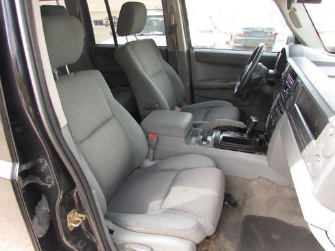 Used 2007 Jeep Commander Sport image 11