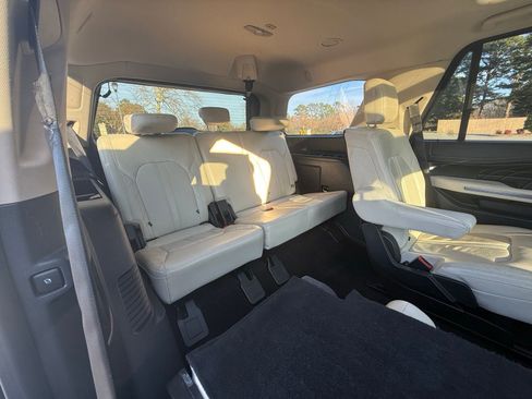 Used 2019 Ford Expedition Platinum image 20