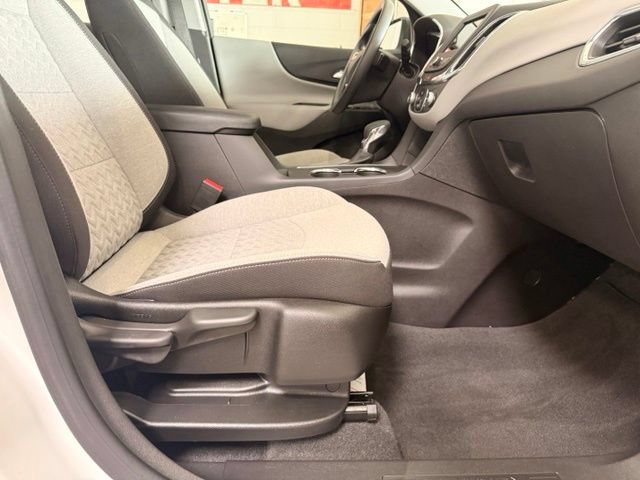 Used 2024 Chevrolet Equinox LS FWD image 23