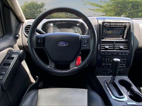 Used 2009 Ford Explorer Sport Trac Limited AWD/4WD image 9