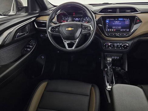 Used 2021 Chevrolet TrailBlazer ACTIV w/ Sun and Liftgate Package FWD image 9