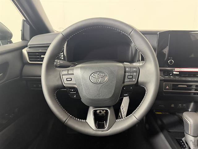 New 2026 Toyota Camry Hybrid AWD/4WD image 13