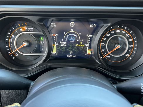 Used 2024 Jeep Wrangler Unlimited Rubicon 392 AWD/4WD image 30
