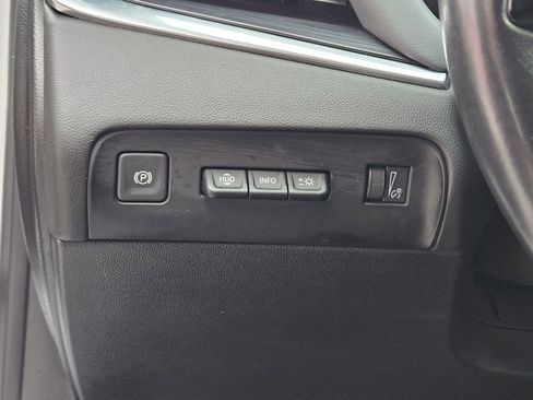 Used 2024 Buick Enclave Premium image 19