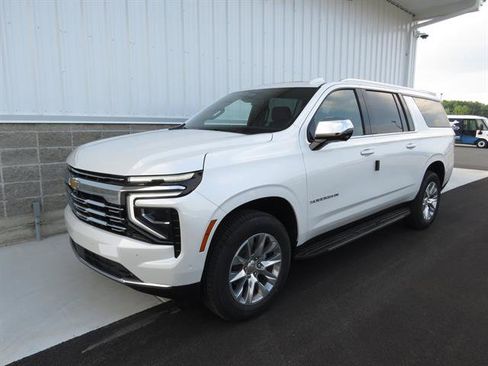 New 2025 Chevrolet Suburban Premier w/ Sun And Tow Package image 8