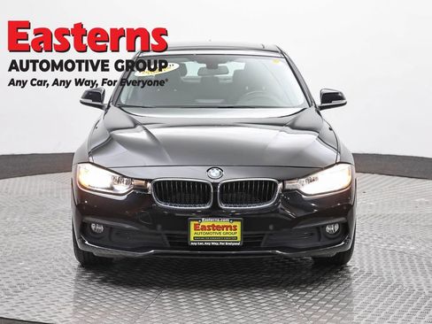 Used 2017 BMW 320i xDrive Sedan AWD/4WD image 2