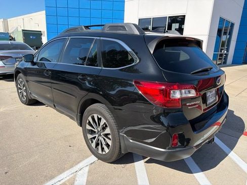 Used 2016 Subaru Outback 2.5i Limited AWD/4WD image 2