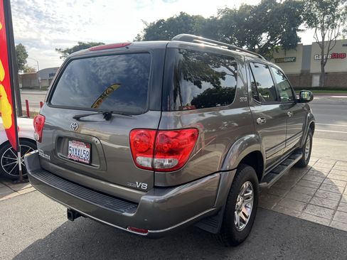 Used 2007 Toyota Sequoia SR5 image 8