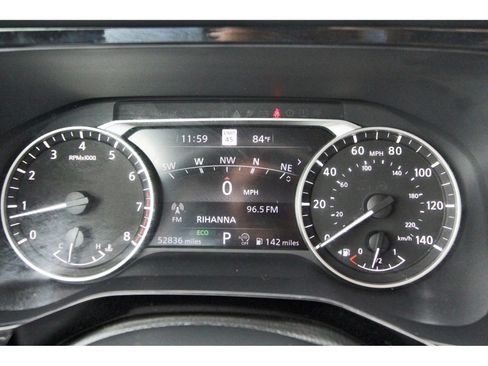 Used 2024 Nissan Pathfinder SL FWD image 14