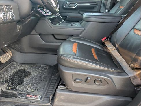 Used 2024 GMC Sierra 2500 AT4 w/ AT4 Premium Plus Package image 11