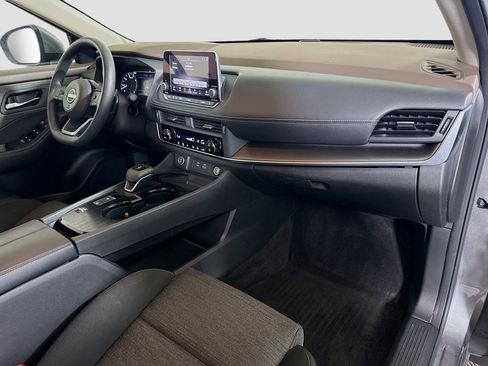 Used 2023 Nissan Rogue SV image 30