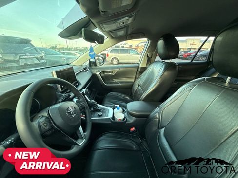 Used 2025 Toyota RAV4 XLE w/ Weather Package AWD/4WD image 10