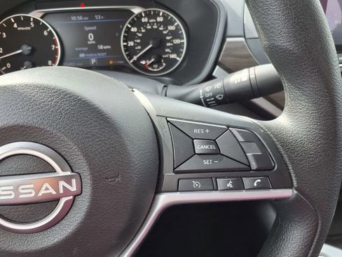Used 2025 Nissan Altima 2.5 SV FWD image 23