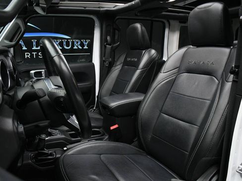 Used 2018 Jeep Wrangler Unlimited Sahara AWD/4WD image 18