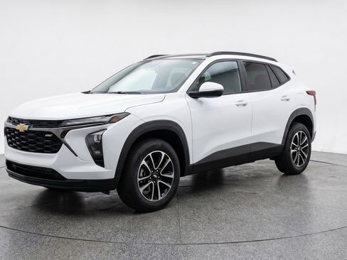 Used 2025 Chevrolet TrailBlazer LT FWD image 3