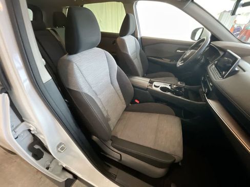 Used 2023 Nissan Rogue SV image 23