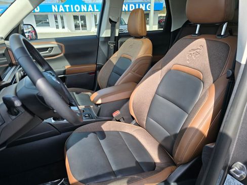 Certified 2025 Ford Bronco Sport Outer Banks w/ Outer Banks Tech Package+ AWD/4WD image 17