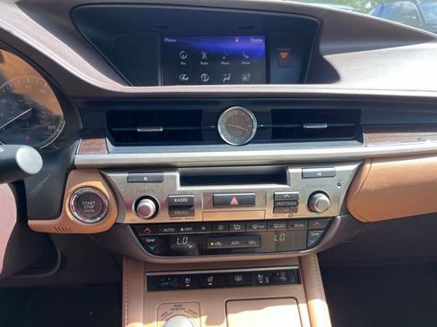 Used 2017 Lexus ES 350 w/ Luxury Package FWD image 10
