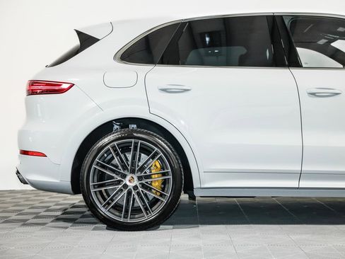 Used 2019 Porsche Cayenne Turbo w/ Sportdesign Package image 3
