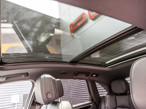 Certified 2023 Porsche Macan AWD/4WD image 14