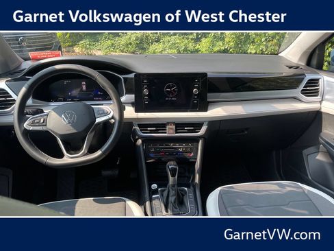 Used 2025 Volkswagen Taos SE w/ Panoramic Sunroof Package AWD/4WD image 12
