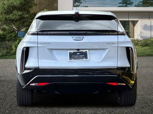 New 2026 Cadillac Lyriq Luxury image 5