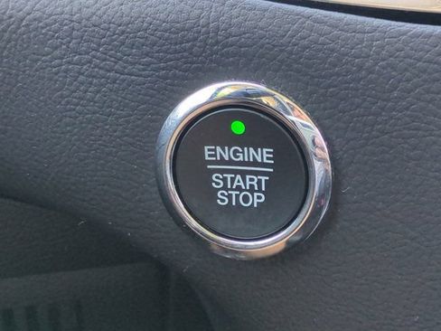 Used 2019 Ford Edge Titanium w/ Equipment Group 301A AWD/4WD image 26