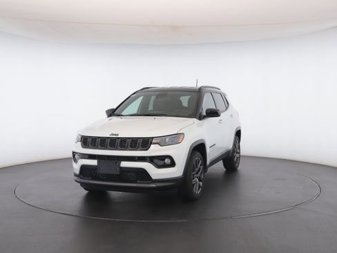 New 2026 Jeep Compass Limited image 36