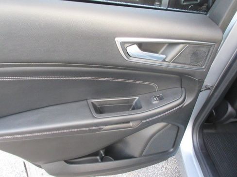 Used 2022 Ford Edge Titanium AWD/4WD image 19